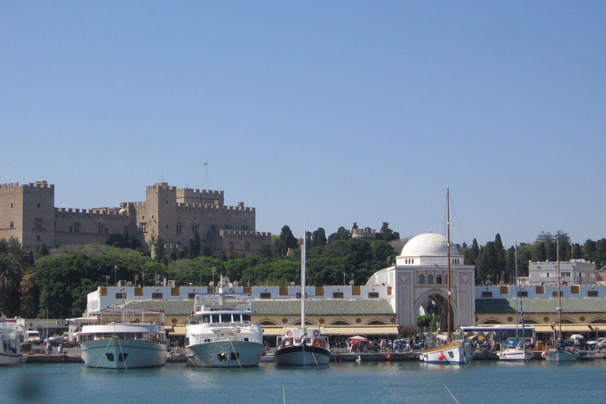 Kuşadası Çıkışlı Celestyal Discovery ile Yunan Adaları & Atina Gemi Turu - 4 Gece